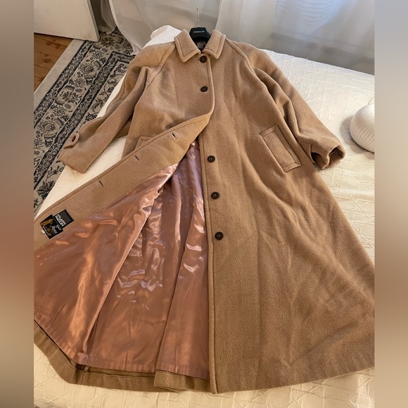 Vintage Hilary Radley Alpaca and wool coat, tan, wood buttons, pink lining 60s - Picture 1 of 8